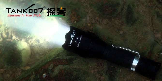 tank007强光手电筒